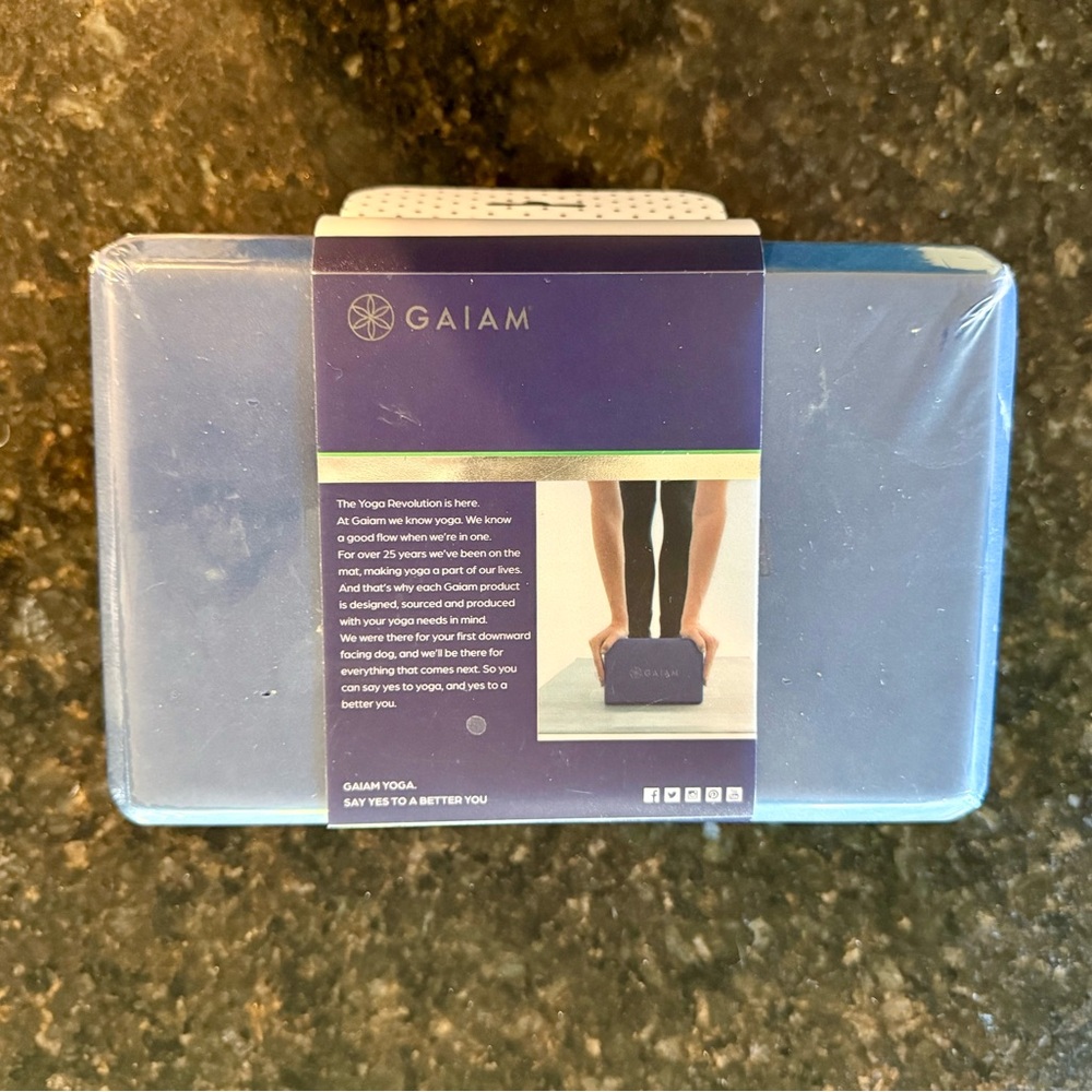 Brand New in Package Gaiam foam yoga block - Picture 5 of 7